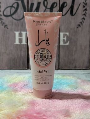 Kiss Beauty Pink Moisturizing Facial Wash - Yara scented